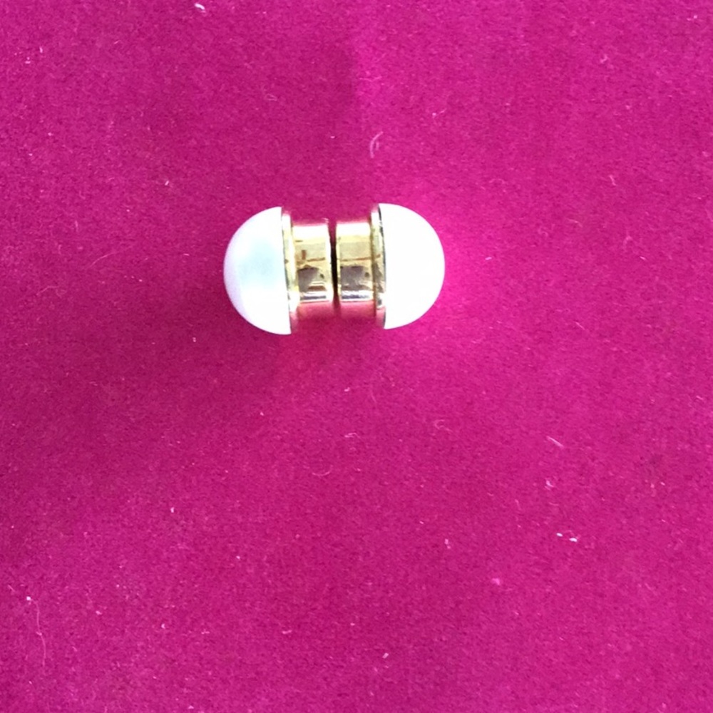 Stella McCartney pearl ear magnets